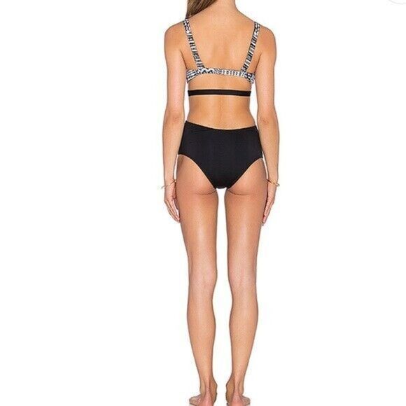 L Space Venice‎ One Piece Swimsuit 8 Black White Cut-Out V-Neck Strappy - Picture 4 of 8